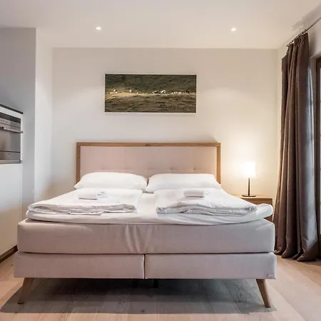 La Gioventu - Griwa Rent Ag * גרינדלוולד